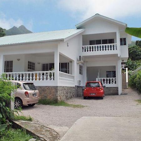 Rowsvilla Guest House Beau Vallon  Bagian luar foto